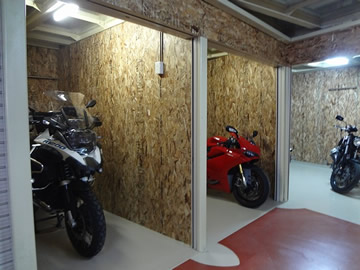 バイク乗りには欠かせない設備があるガレージです